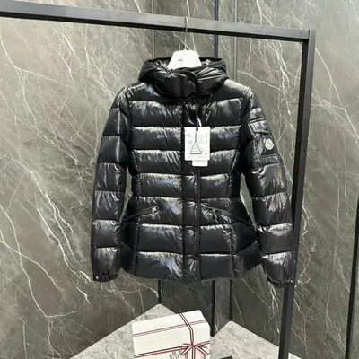 Womenswear listing photograph